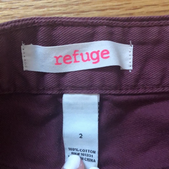 Maroon distressed shorts - Picture 3 of 4